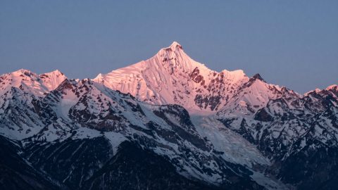 雪山日出